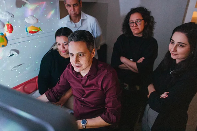 Tecnologia avançada em imagem pediátrica para diagnósticos precisos